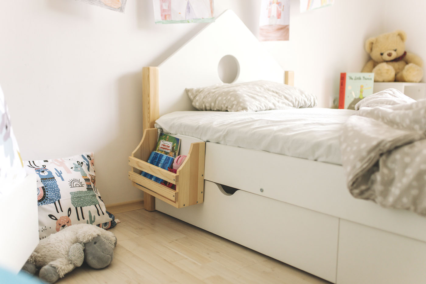 AC012B_01 Etajeră suspendată pentru pat - imagine 1