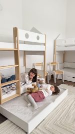 двеутажно легло с допълнително легло