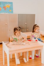 детско столче маси и МДФ