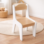 Birou pentru copii din MDF și lemn masiv de pin, cu colțuri rotunjite și design minimalist, culoare naturală.