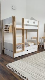 Pat supraetajat cu pat suplimentar tip sertar